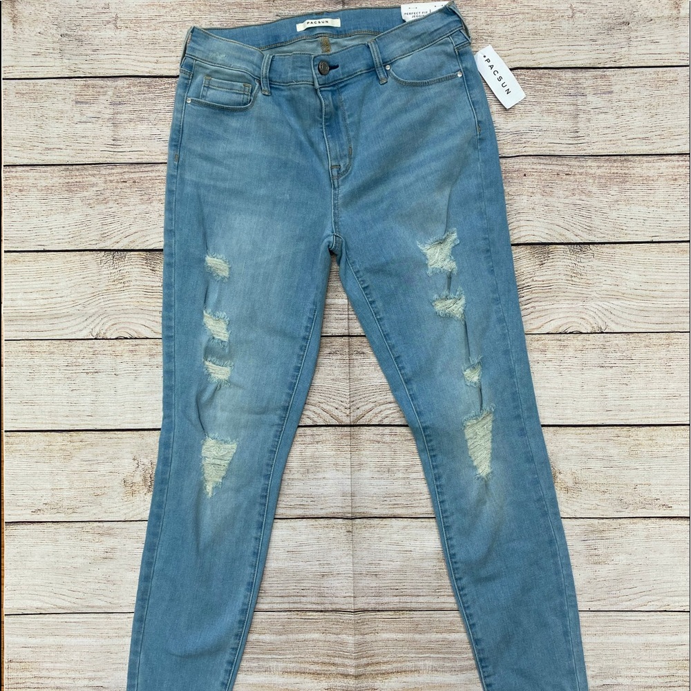 NWT PacSun Ripped Jeans